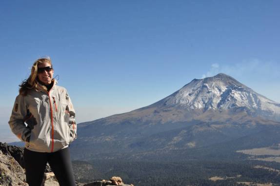 durante a subida do vulcão Izta, temos vistas magníficas do vulcão Popocatéptl, perto de Amecameca, na região central do México
